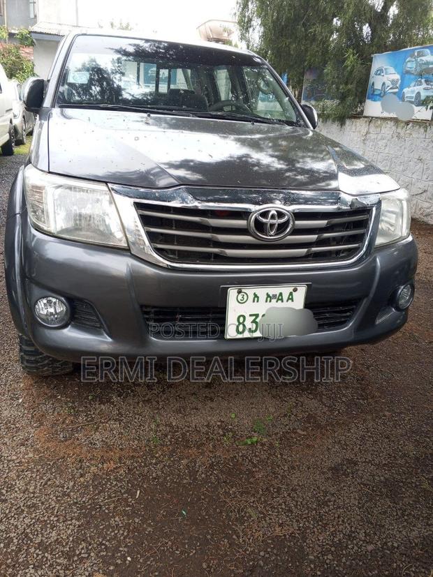 Toyota Hilux 2012 Black