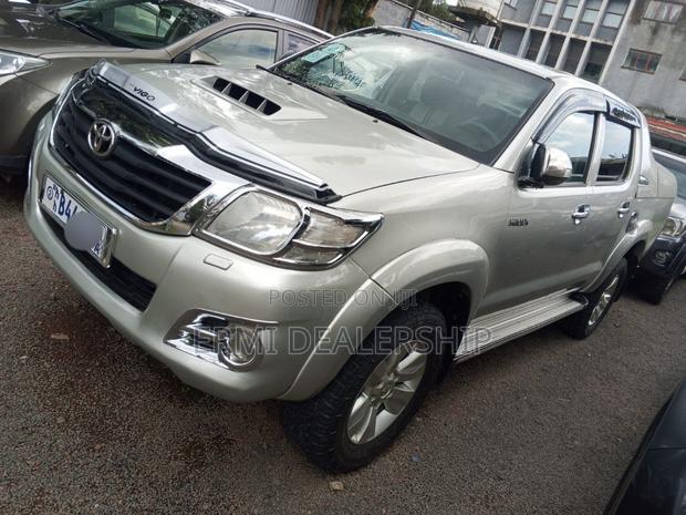 Toyota Hilux 2012 Silver