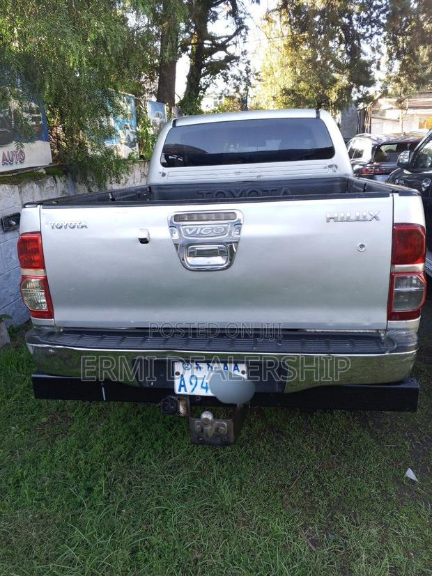 Toyota Hilux 2012 Silver