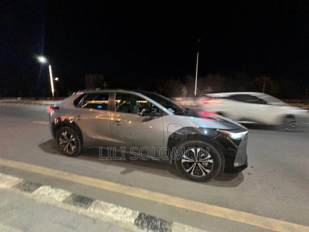 Toyota bZ4X 2024 Gray