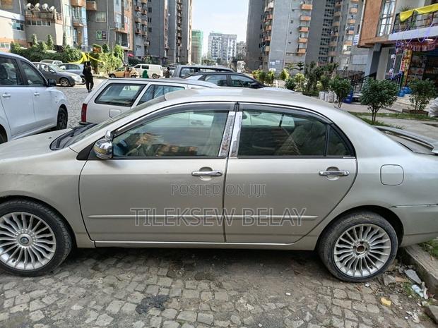 Toyota Corolla Sedan 2003 Beige