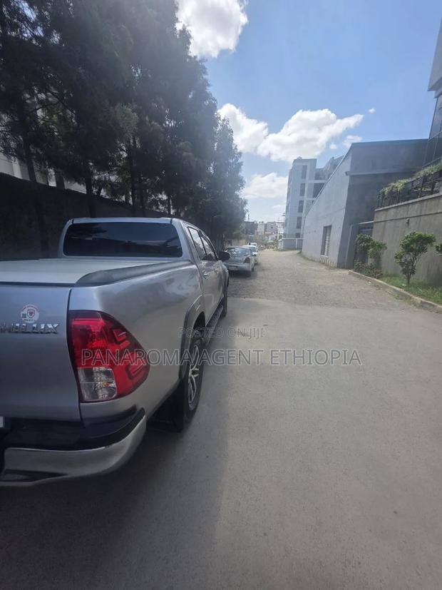 Toyota Hilux 2017 Silver