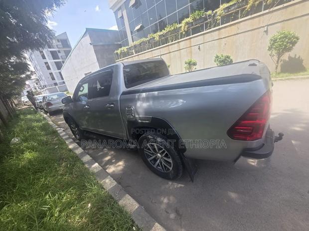 Toyota Hilux 2017 Silver
