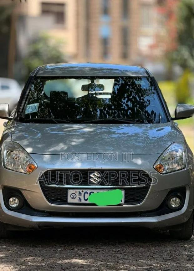 Suzuki Swift 2022 Silver