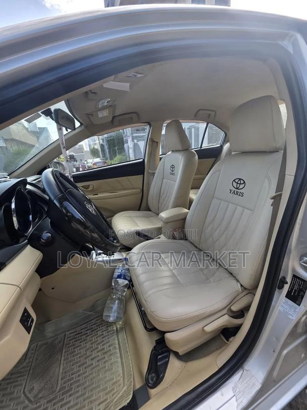 Toyota Yaris 2014 Silver