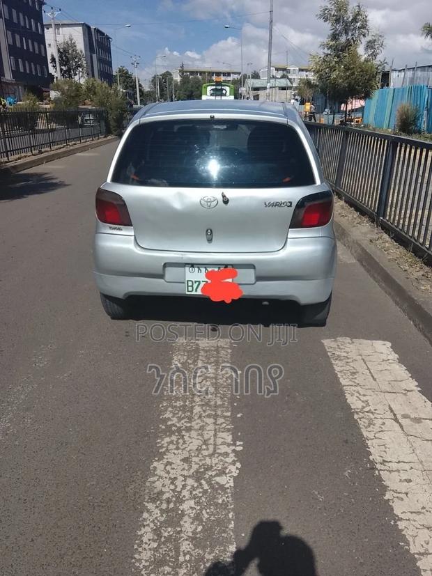 Toyota Vitz 1999 Silver