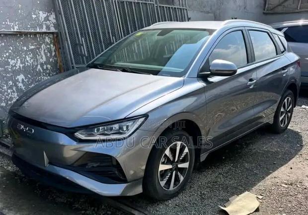 New BYD E2 43 kWh 94 hp FWD 2025 Gray