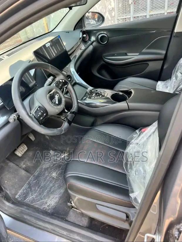 New BYD E2 43 kWh 94 hp FWD 2025 Gray