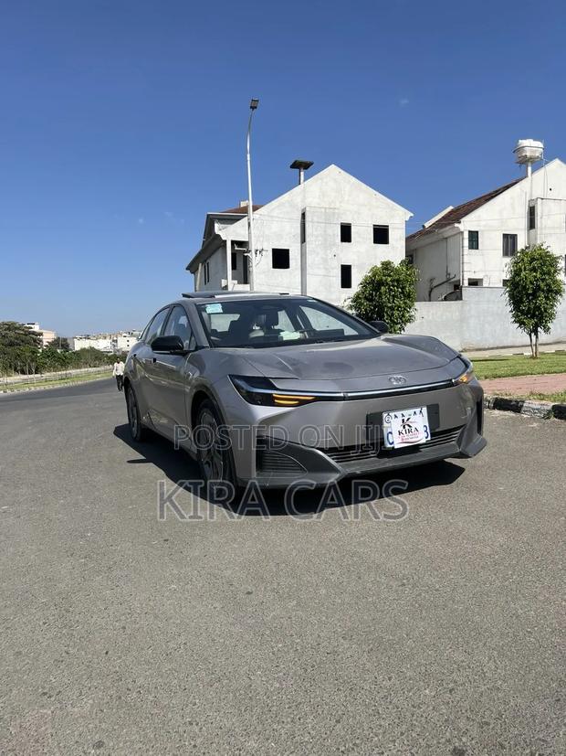 Toyota bZ3 2025 Silver