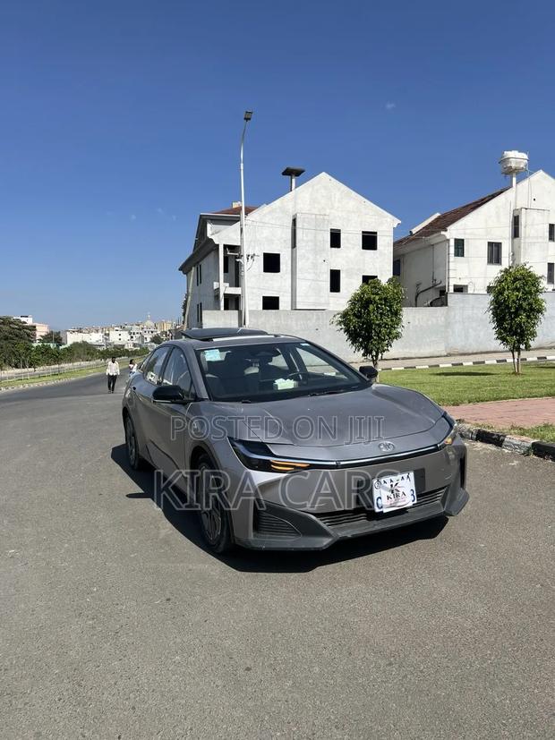 Toyota bZ3 2025 Silver