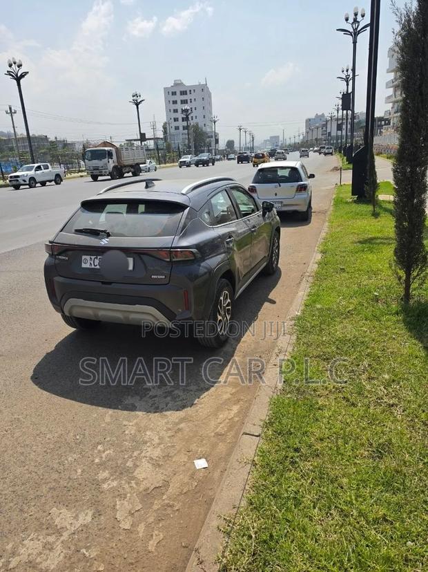 Suzuki Fronx 2025 Gray
