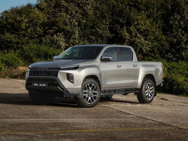 New Toyota Hilux 2026 Gray