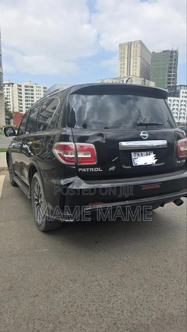 Nissan Patrol 2017 Black