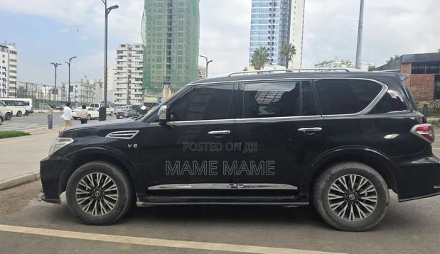 Nissan Patrol 2017 Black