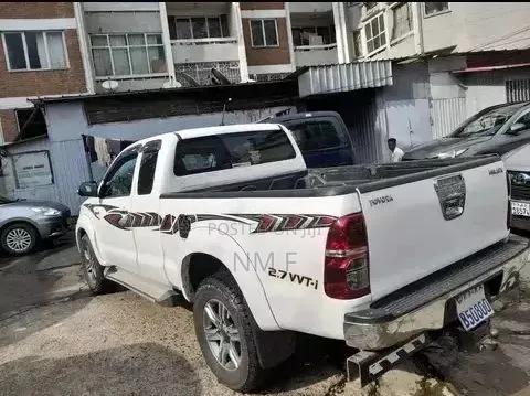 Toyota Hilux 2015 White