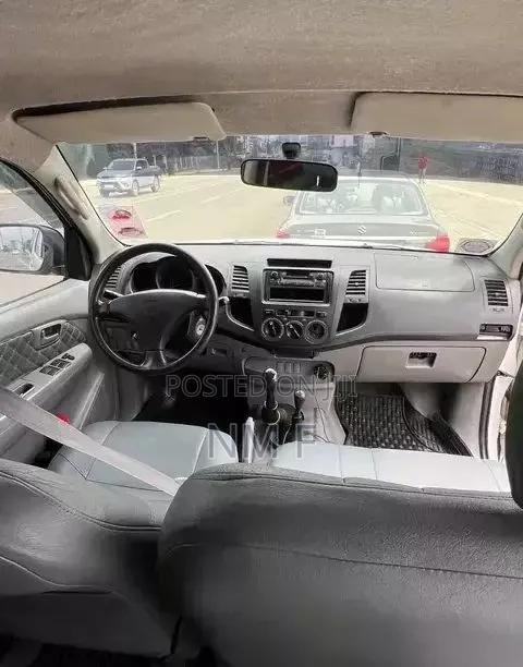 Toyota Hilux 2015 White