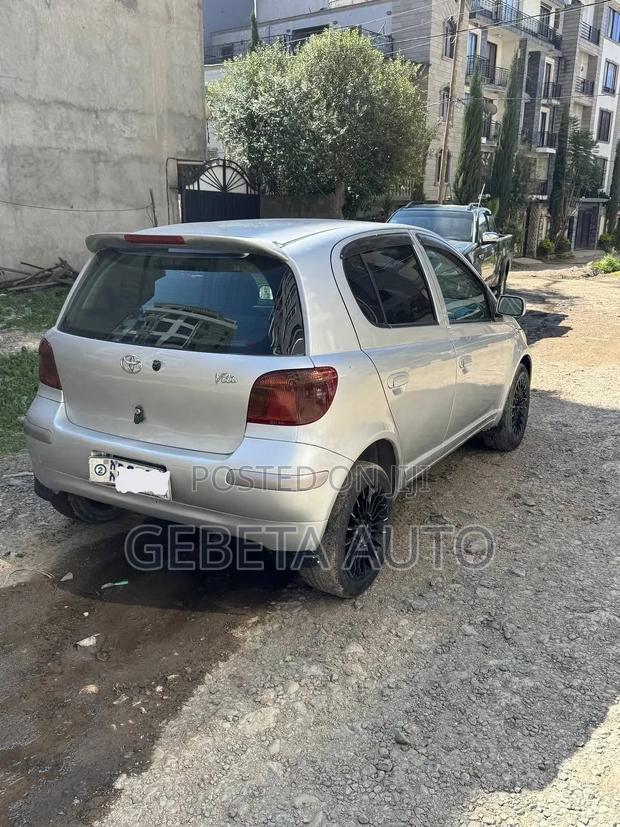 Toyota Vitz 2002