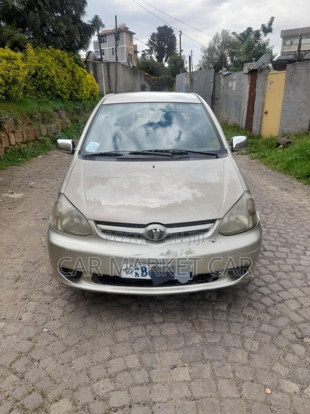 Toyota Platz 1.0 FWD 2005 Gold