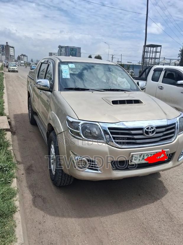 Toyota Hilux 2015 Matt Black