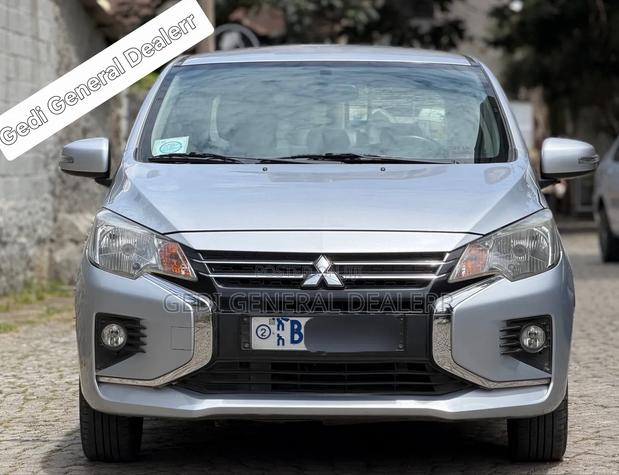 Mitsubishi Attrage 2021 Silver