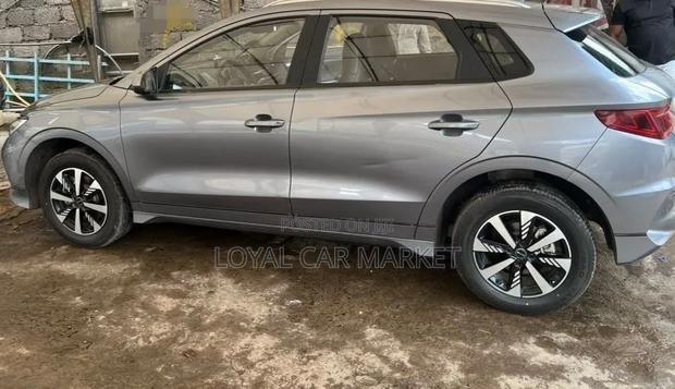 BYD E2 43 kWh 94 hp FWD 2024 Gray