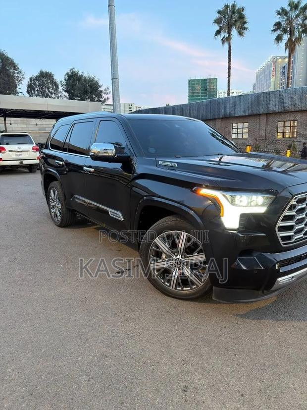 Toyota Sequoia Capstone 4WD 2024 Gray