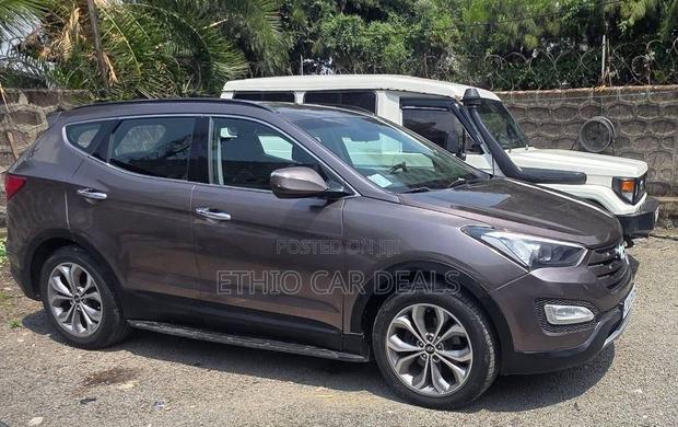 Hyundai Santa Fe 2013 Brown