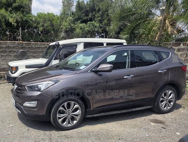 Hyundai Santa Fe 2013 Brown