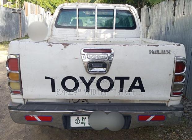 Toyota Hilux 2007 White