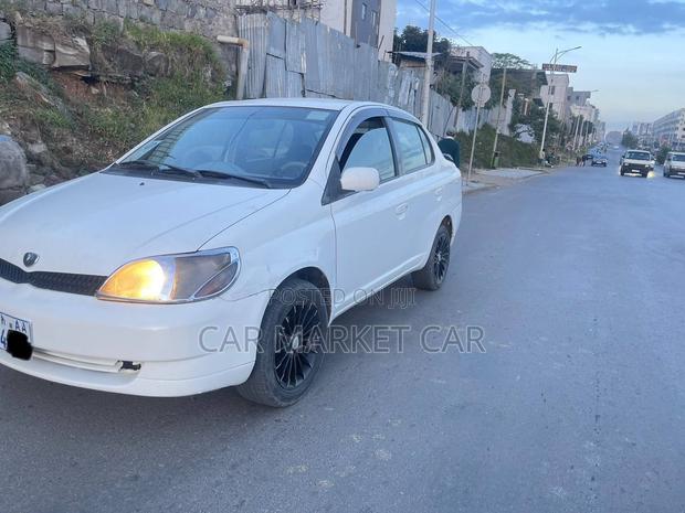 Toyota Platz 1.0 FWD 2001 White