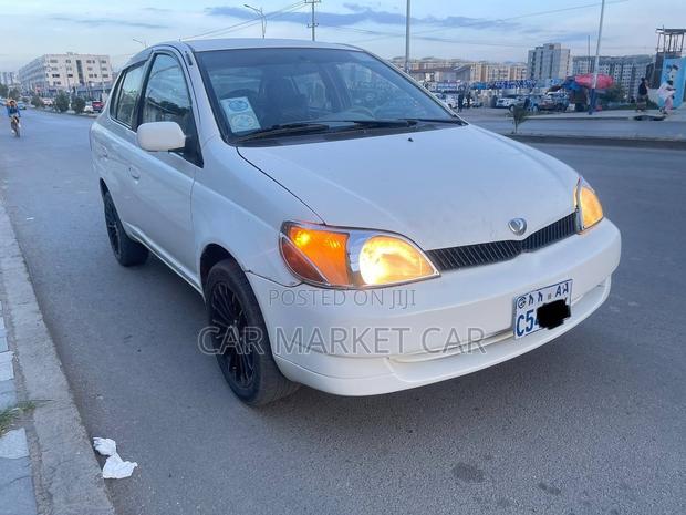 Toyota Platz 1.0 FWD 2001 White