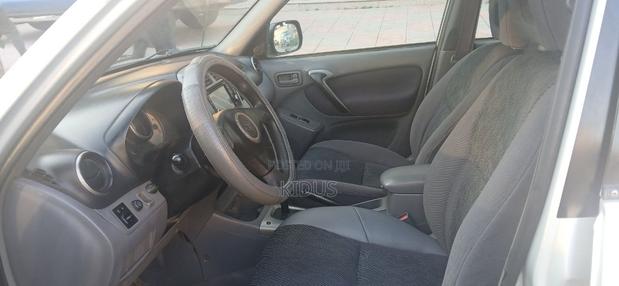 Toyota RAV4 Base FWD 2001 Silver