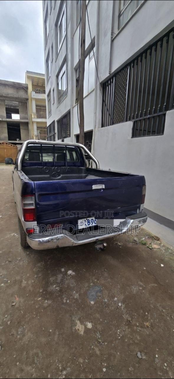 Toyota Hilux 2002 Silver