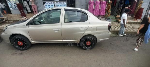 Toyota Platz 2005 Gold
