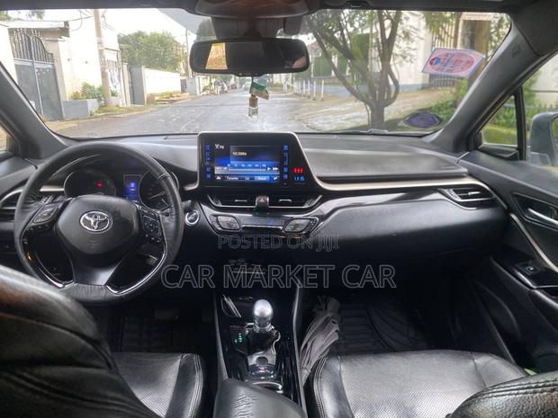 Toyota C-HR XLE Prermium FWD (2.0L 4cyl 2AM) 2018 Silver