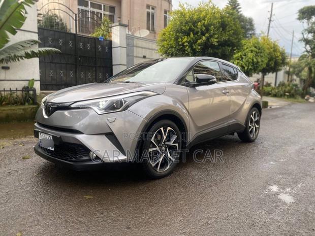 Toyota C-HR XLE Prermium FWD (2.0L 4cyl 2AM) 2018 Silver