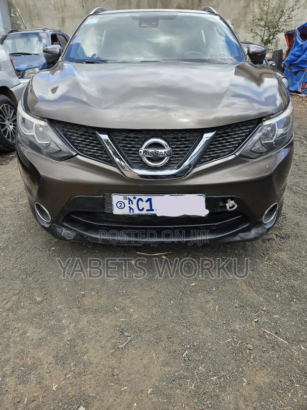 Nissan Qashqai 2017 Brown