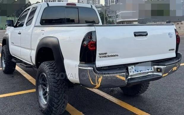 Toyota Tacoma 2012 White