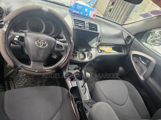 Toyota RAV4 2011 Gray