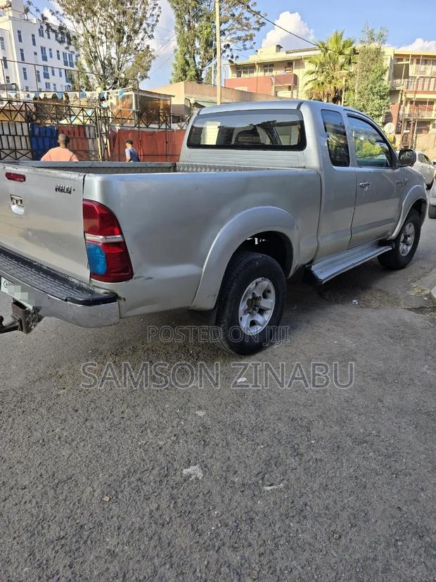 Toyota Hilux 2008 Gray