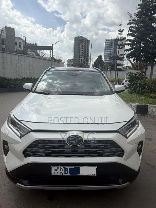Toyota RAV4 2020 White