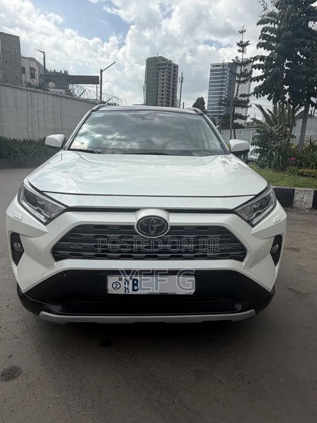 Toyota RAV4 2020 White