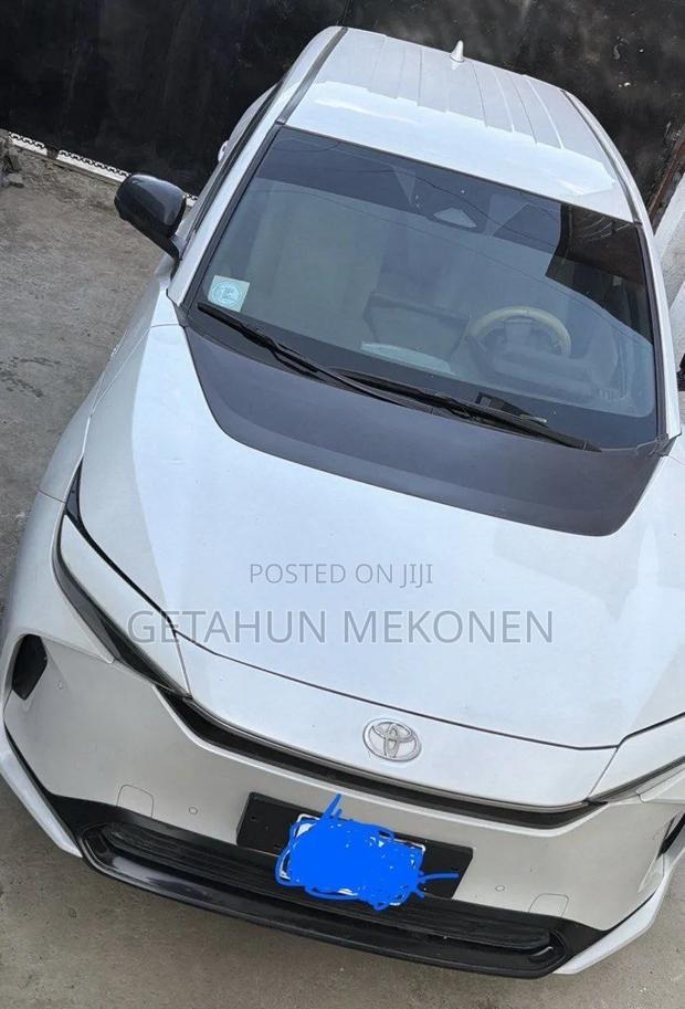 Toyota bZ4X 2023 White
