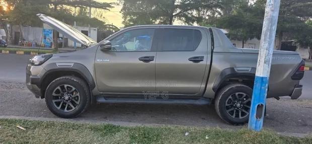 Toyota Hilux 2021