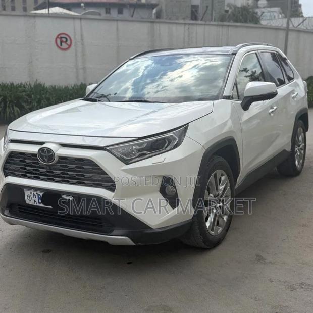 Toyota RAV4 2020 White