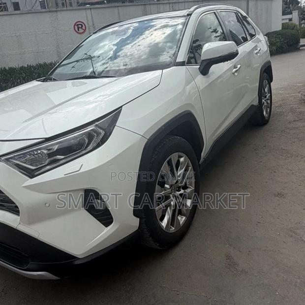 Toyota RAV4 2020 White