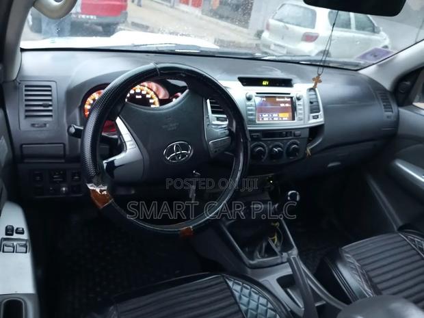 Toyota Hilux 2013 White