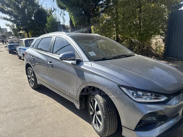 BYD E2 43 kWh 94 hp FWD 2025 Gray