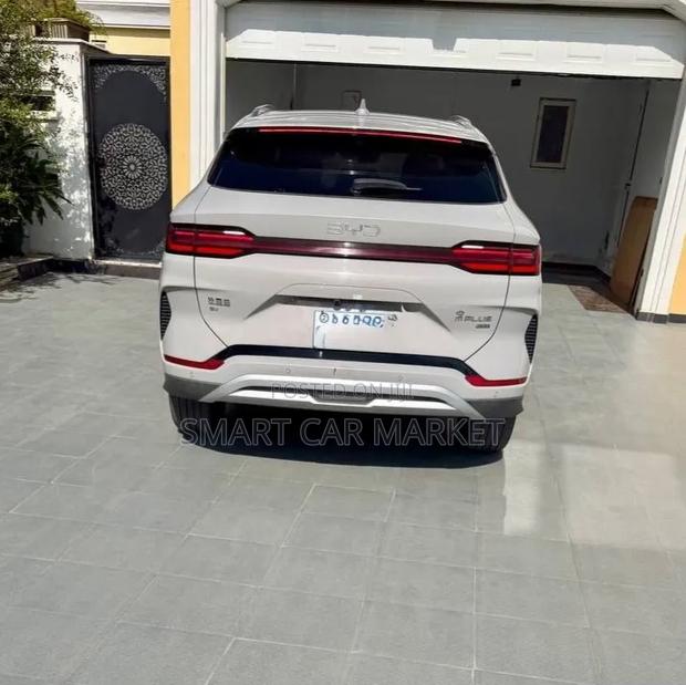 BYD Song Plus 2025 White