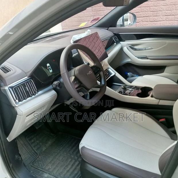 BYD Song Plus 2025 White